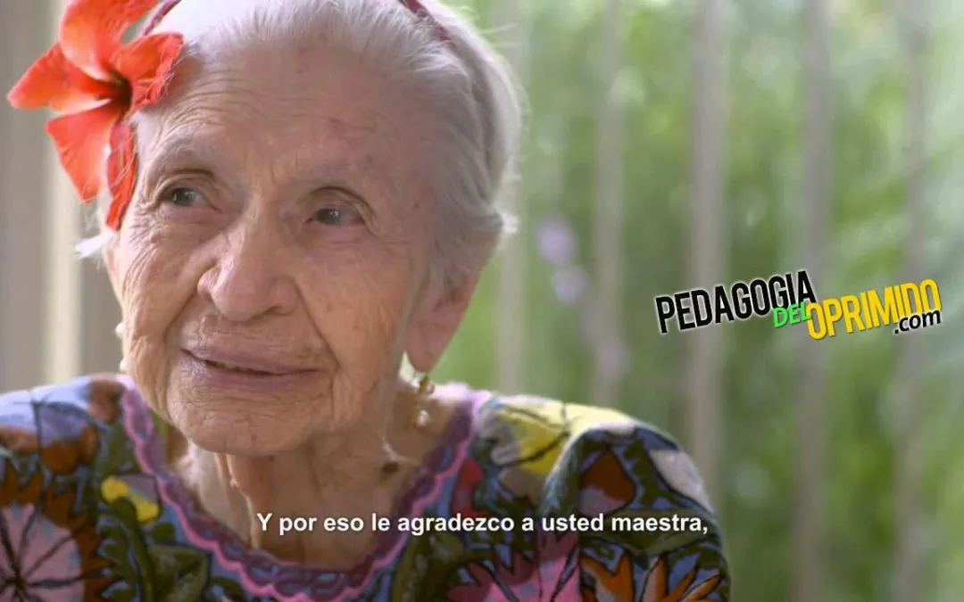 😊🏋️‍♂️ Historias que inspiran: Graduada de la secundaria a los 93 años
