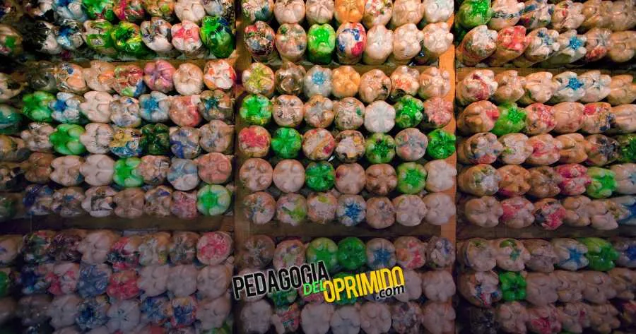 Cómo hacer ecoladrillos